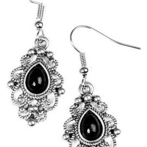 PAPARAZZI | "BEAUTIFULLY BOHEMIAN" BLACK EARRINGS